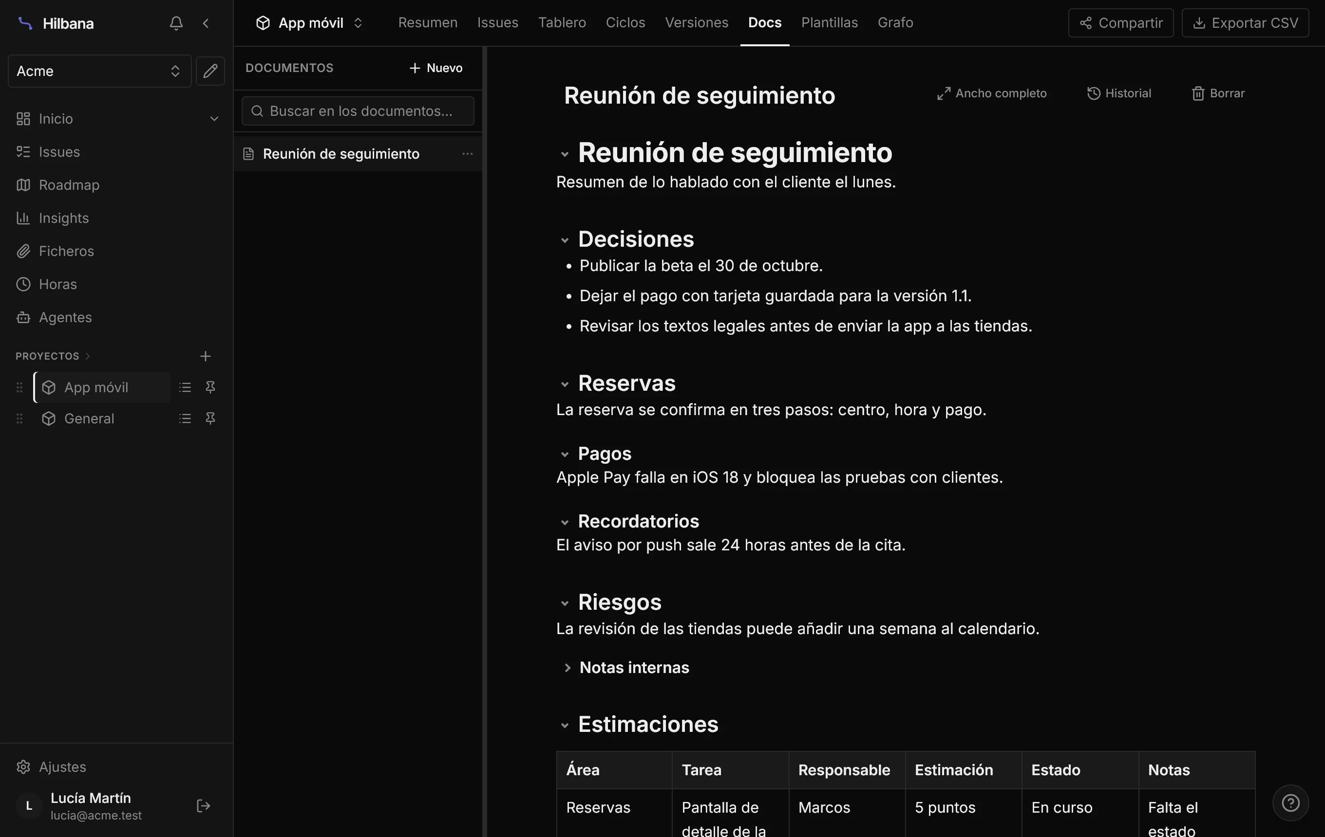 Un documento de reunión con una flecha delante de cada encabezado y un bloque plegable de notas internas